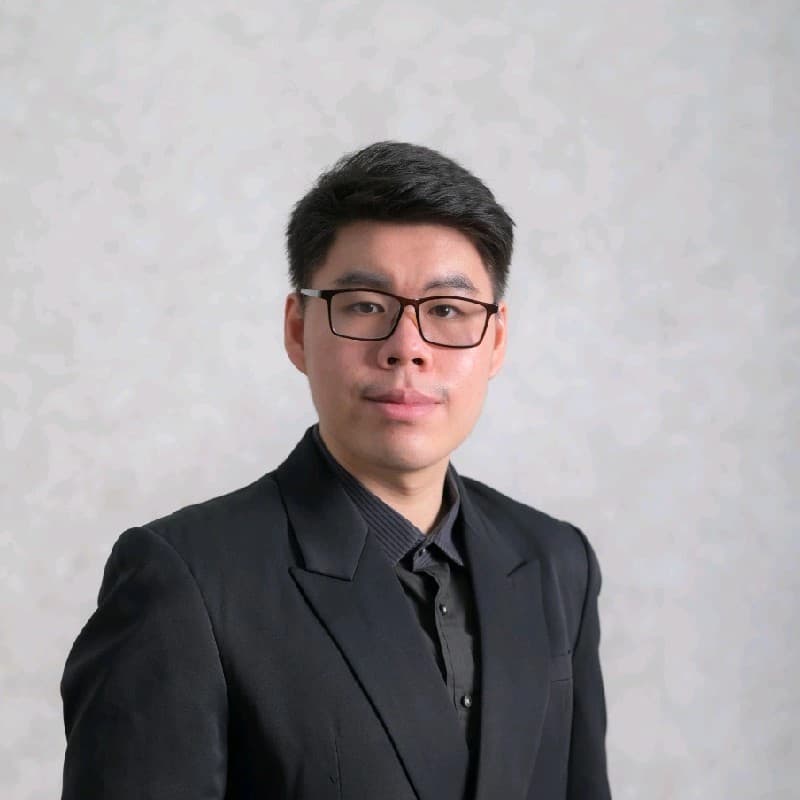 Christopher Reinaldo — professional headshot